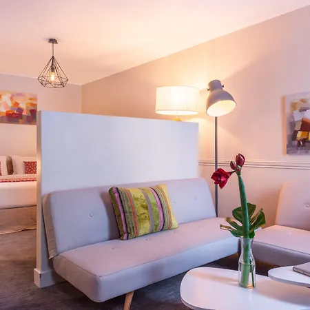 29 Lepic Hotel