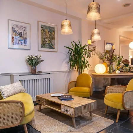 29 Lepic Hotel