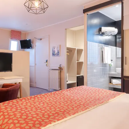 29 Lepic Hotel