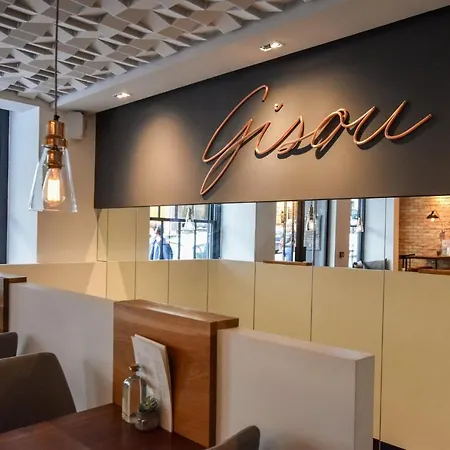 29 Lepic Hotel